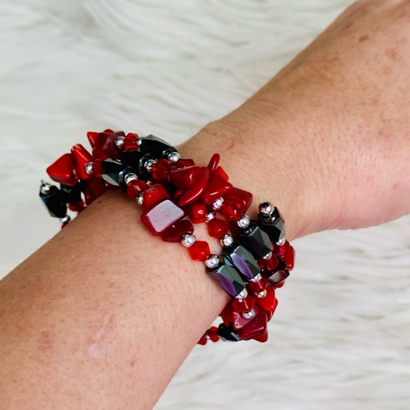 Set of Necklace or Bracelet And Earrings - Picture 3 of 8